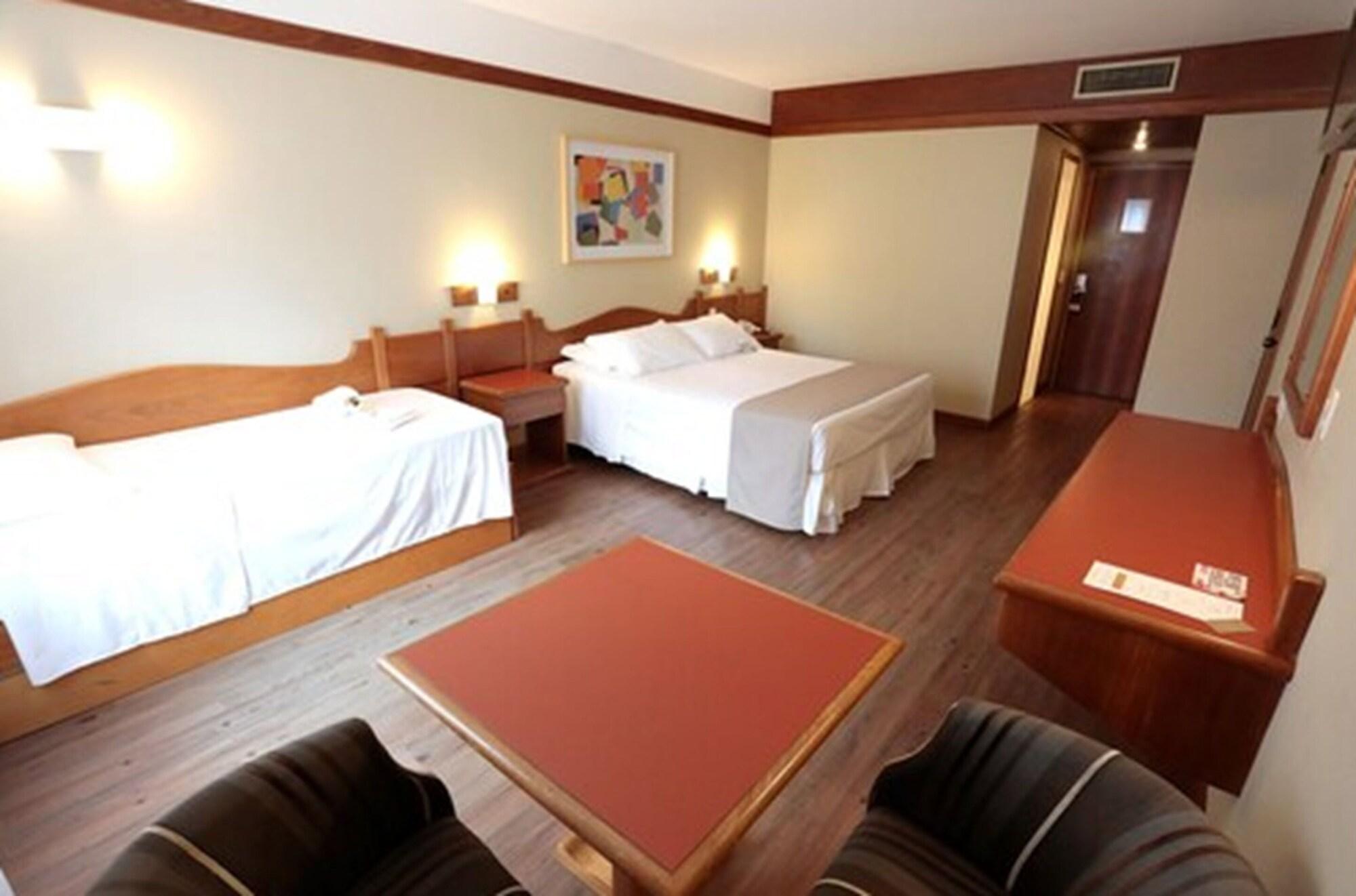 Tri Hotel Канела Экстерьер фото