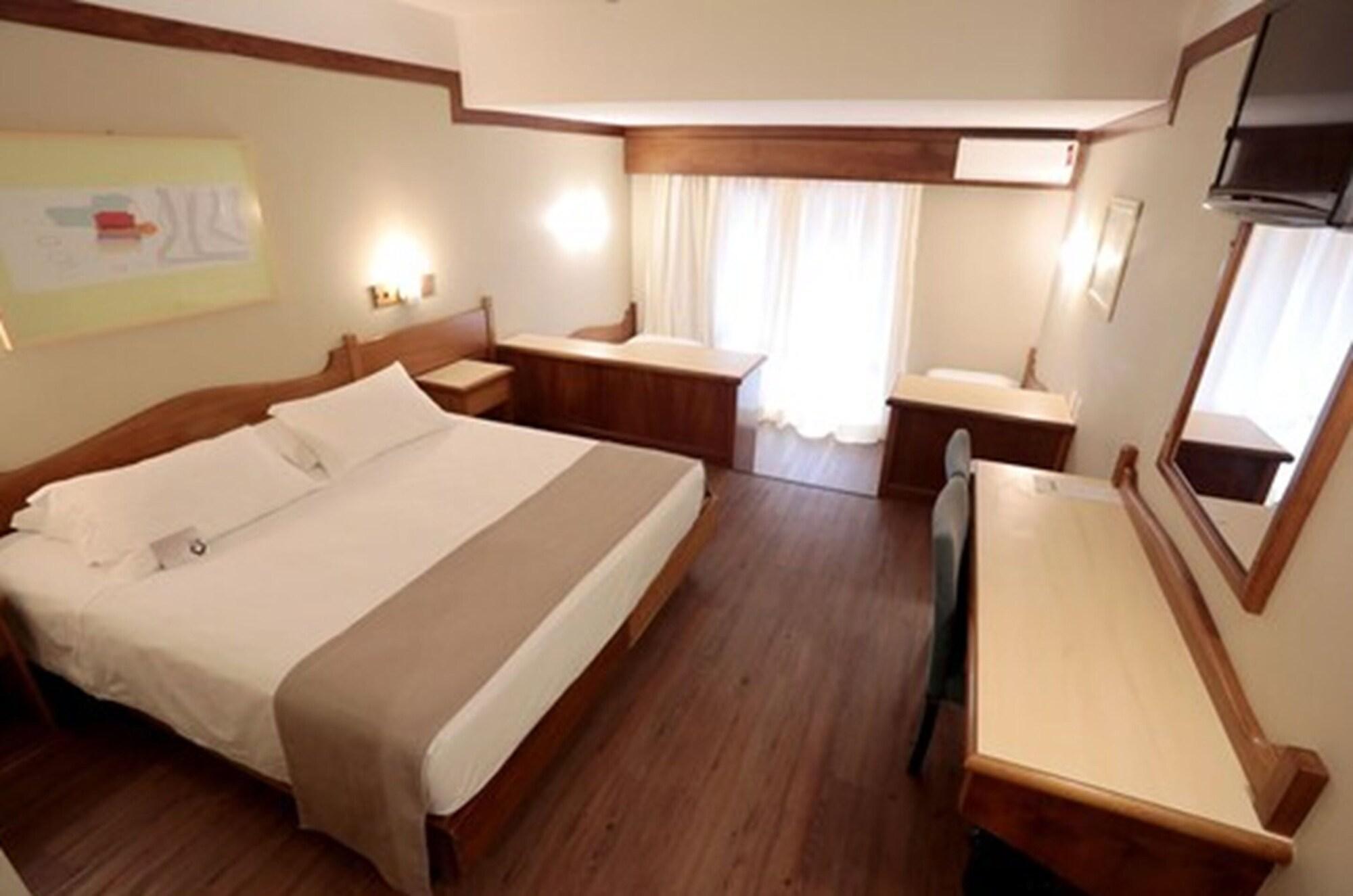 Tri Hotel Канела Экстерьер фото